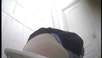 Nam sex âu mỹ massage không thương tiếc xô của anh ấy vòi nước trong một shemale