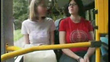 Sausha Packer chơi với một đồ chơi massage dâm đãng trong cô ấy S / M âm đạo