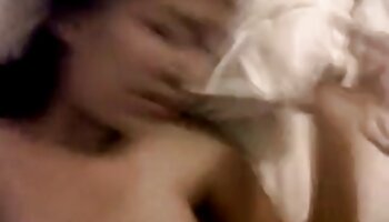 Sự liếm đít của em gái massage Staci Silverstone
