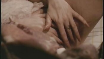 Nhỏ tuổi teen Jennifer được một clip di massage lớn vòi nước sự ngạc nhiên từ cô ấy bạn trai